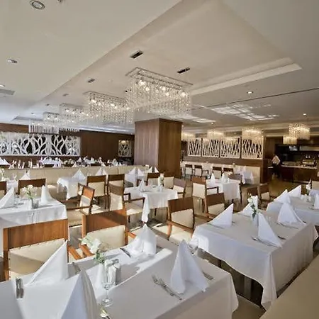 Hotel Dionis &
