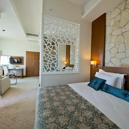 Hotel Dionis &