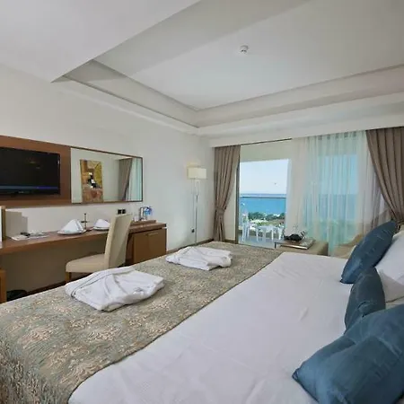 Dionis & Hotel 4*