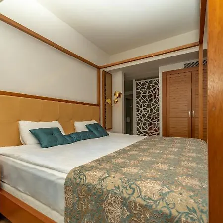 Dionis & Hotel